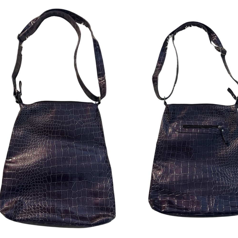 Chic Black Crocodile-Embossed Crossbody Bag.